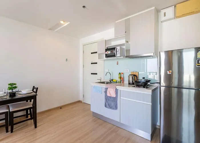 Luxury Skyfloor Onnut Bts 40sqmt Gym Pool Netflix 2 Minutes To Bts Bangkok