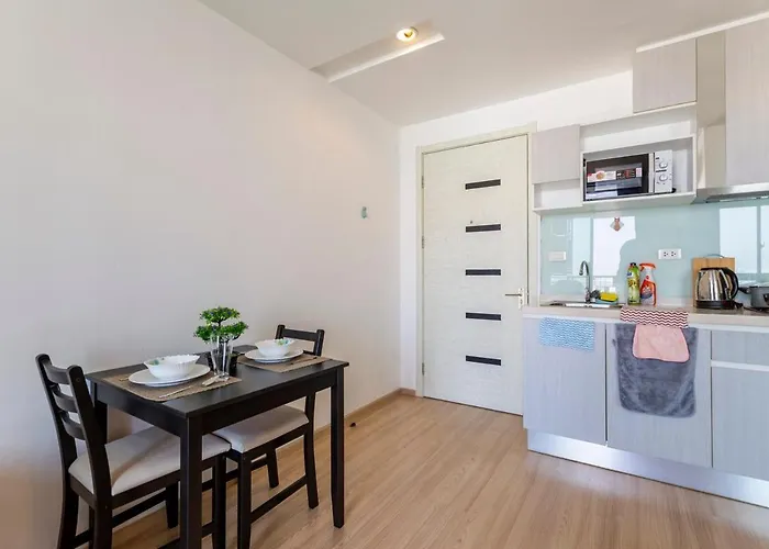 Appartement Luxury Skyfloor Onnut Bts 40sqmt Gym Pool Netflix 2 Minutes To Bts