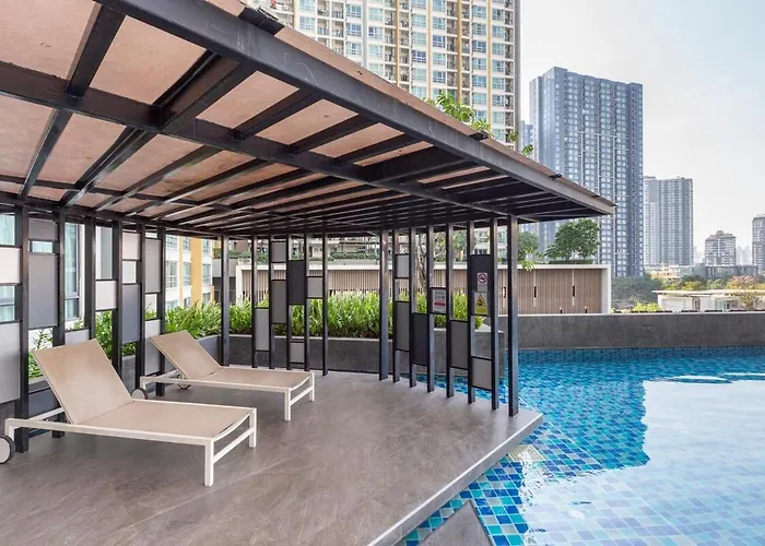 Appartement Luxury Skyfloor Onnut Bts 40sqmt Gym Pool Netflix 2 Minutes To Bts