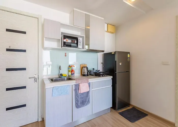 Luxury Skyfloor Onnut Bts 40sqmt Gym Pool Netflix 2 Minutes To Bts Appartement