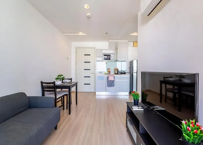 Appartement Luxury Skyfloor Onnut Bts 40sqmt Gym Pool Netflix 2 Minutes To Bts *